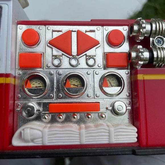 Deluxe Red and White Fire Engine Toy - Picture 5 of 5